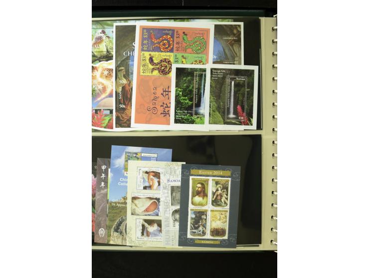 1962/2011, vierbändige postfrische Sammlung, dabei Einheiten, verschiedene Wasserzeichen, Kleinbogen, Zusammendrucke und Zwis