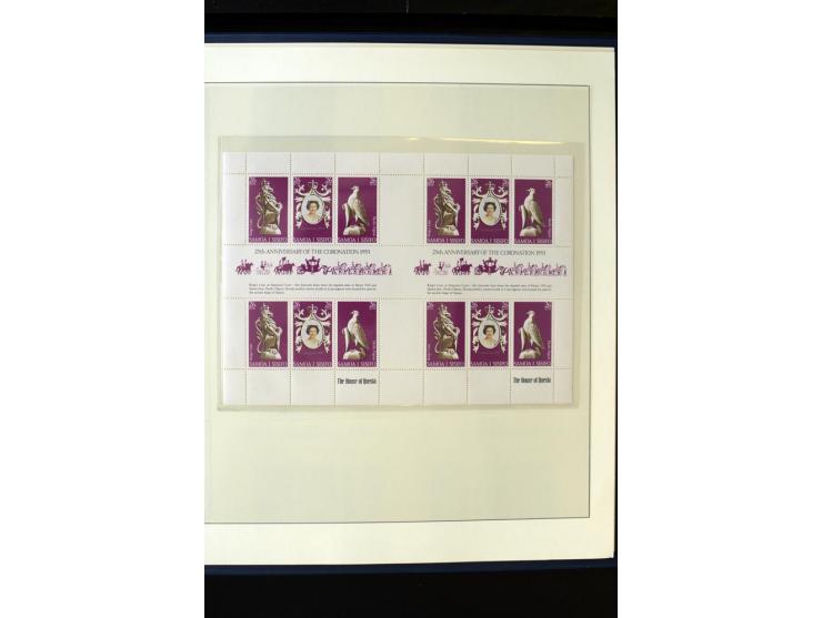 1962/2011, vierbändige postfrische Sammlung, dabei Einheiten, verschiedene Wasserzeichen, Kleinbogen, Zusammendrucke und Zwis