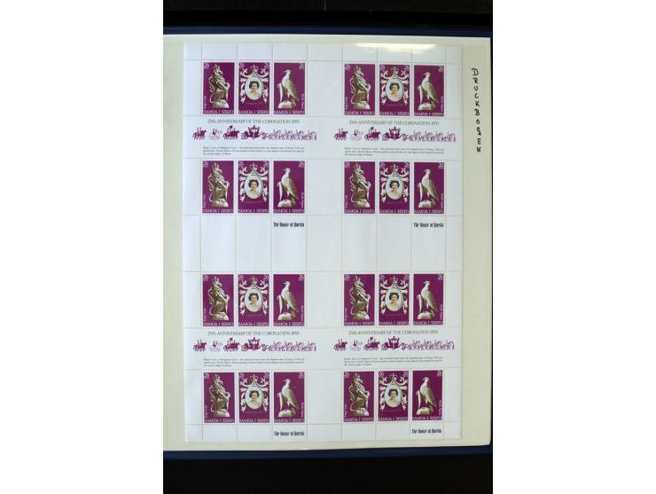 1962/2011, vierbändige postfrische Sammlung, dabei Einheiten, verschiedene Wasserzeichen, Kleinbogen, Zusammendrucke und Zwis