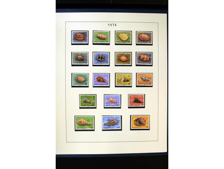 1962/2011, vierbändige postfrische Sammlung, dabei Einheiten, verschiedene Wasserzeichen, Kleinbogen, Zusammendrucke und Zwis