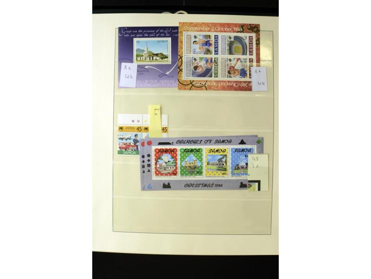 1962/2011, vierbändige postfrische Sammlung, dabei Einheiten, verschiedene Wasserzeichen, Kleinbogen, Zusammendrucke und Zwis