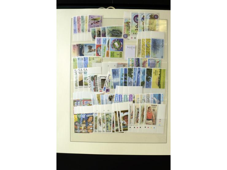 1962/2011, vierbändige postfrische Sammlung, dabei Einheiten, verschiedene Wasserzeichen, Kleinbogen, Zusammendrucke und Zwis