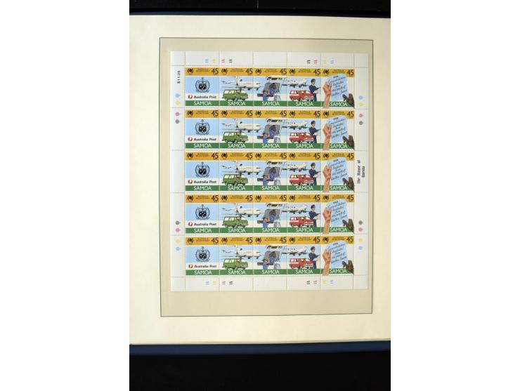 1962/2011, vierbändige postfrische Sammlung, dabei Einheiten, verschiedene Wasserzeichen, Kleinbogen, Zusammendrucke und Zwis