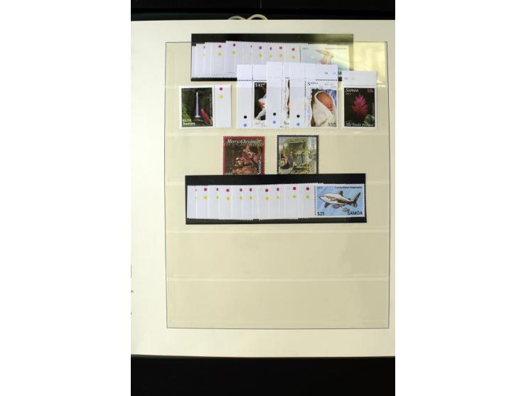 1962/2011, vierbändige postfrische Sammlung, dabei Einheiten, verschiedene Wasserzeichen, Kleinbogen, Zusammendrucke und Zwis