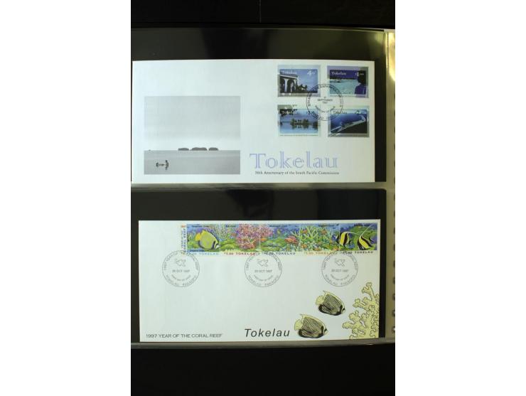 1948/2012, vorwiegend postfrische Sammlung, dabei Stempelmarken, Einheiten, Zusammendrucke, Zwischenstege, Souvenir-Zusammens