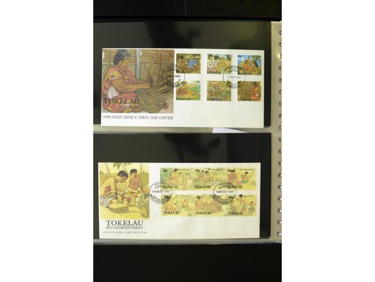 1948/2012, vorwiegend postfrische Sammlung, dabei Stempelmarken, Einheiten, Zusammendrucke, Zwischenstege, Souvenir-Zusammens