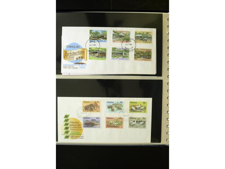 1948/2012, vorwiegend postfrische Sammlung, dabei Stempelmarken, Einheiten, Zusammendrucke, Zwischenstege, Souvenir-Zusammens