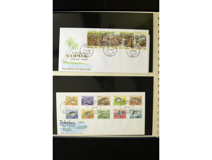 1948/2012, vorwiegend postfrische Sammlung, dabei Stempelmarken, Einheiten, Zusammendrucke, Zwischenstege, Souvenir-Zusammens