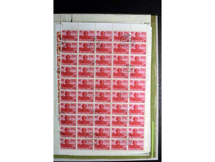 1946/49, gestempelte Partie Bogen(teile), dabei Mi.-Nr. 1288-89, 1290-91, 1295-96, 1309-10, 1311-13, 1316-170, 1327, 1343-44 