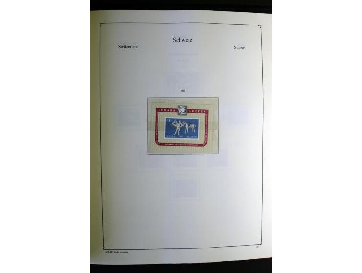 1945/2001, postfrische in den Hauptnummern kpl. Sammlung, dazu etwas Ämter, Dienst, Markenheftchen und kleine gestempelte Sam
