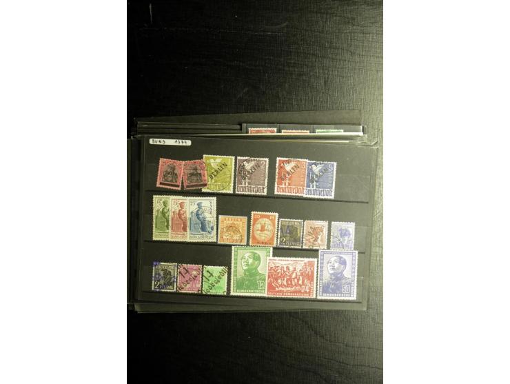 1850/1973 (ca.), Partie Fälschungen und Verfälschungen, teils gekennzeichnet, im kleinen Karton