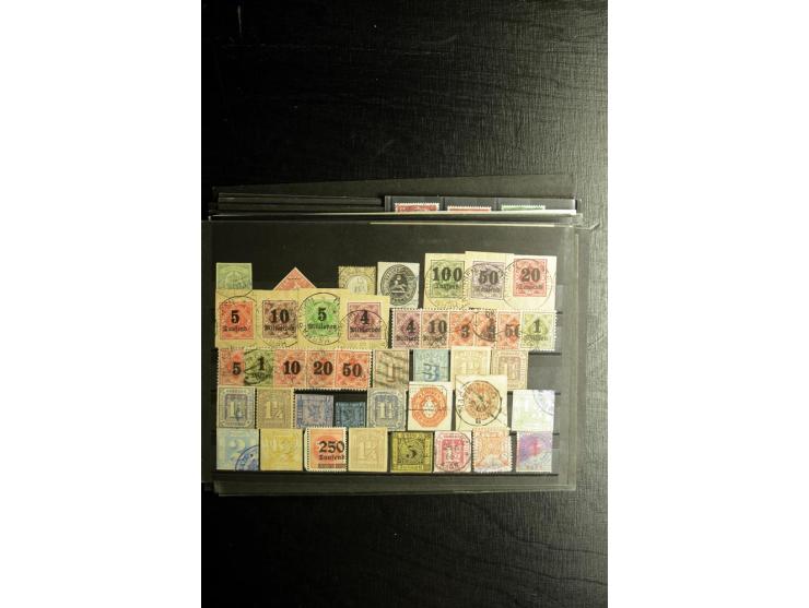 1850/1973 (ca.), Partie Fälschungen und Verfälschungen, teils gekennzeichnet, im kleinen Karton