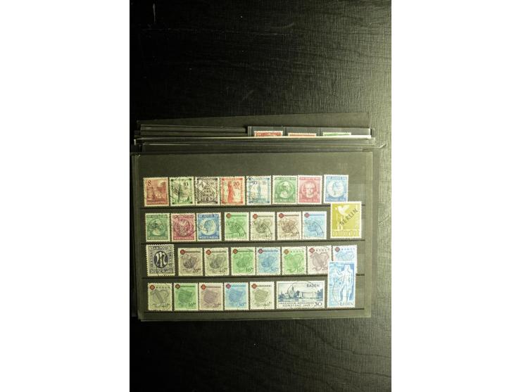 1850/1973 (ca.), Partie Fälschungen und Verfälschungen, teils gekennzeichnet, im kleinen Karton