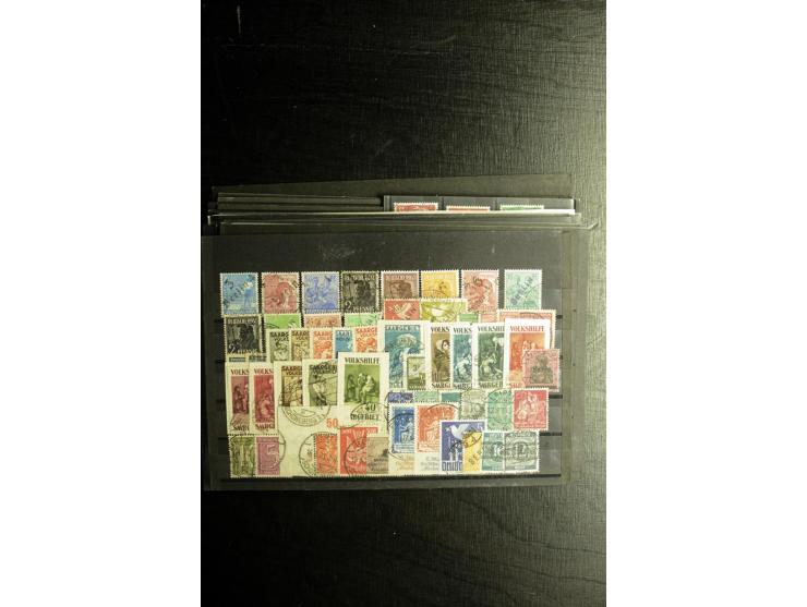 1850/1973 (ca.), Partie Fälschungen und Verfälschungen, teils gekennzeichnet, im kleinen Karton