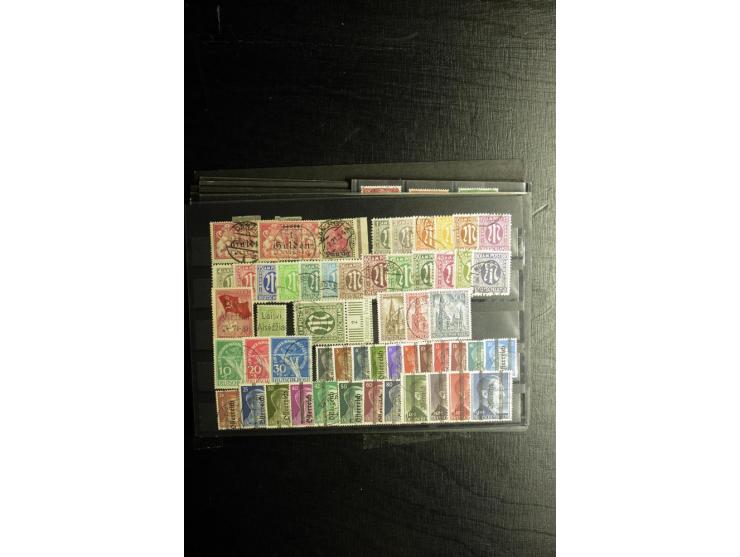 1850/1973 (ca.), Partie Fälschungen und Verfälschungen, teils gekennzeichnet, im kleinen Karton