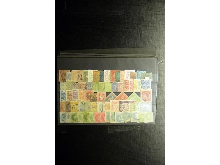 1850/1973 (ca.), Partie Fälschungen und Verfälschungen, teils gekennzeichnet, im kleinen Karton