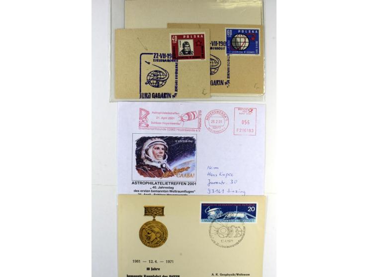 GAGARIN: Interessante Sammlung auf insgesamt über 70 Blättern, dabei verschiedene Marken, Sonderstempel in verschiedenen Farb