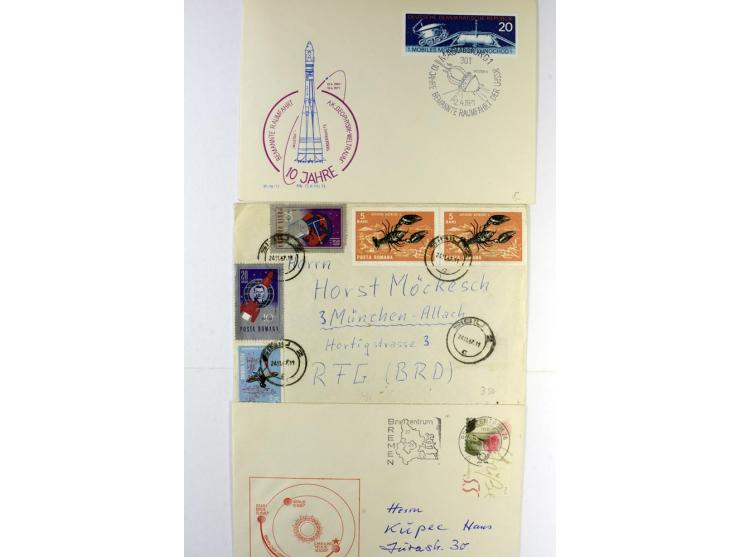 GAGARIN: Interessante Sammlung auf insgesamt über 70 Blättern, dabei verschiedene Marken, Sonderstempel in verschiedenen Farb