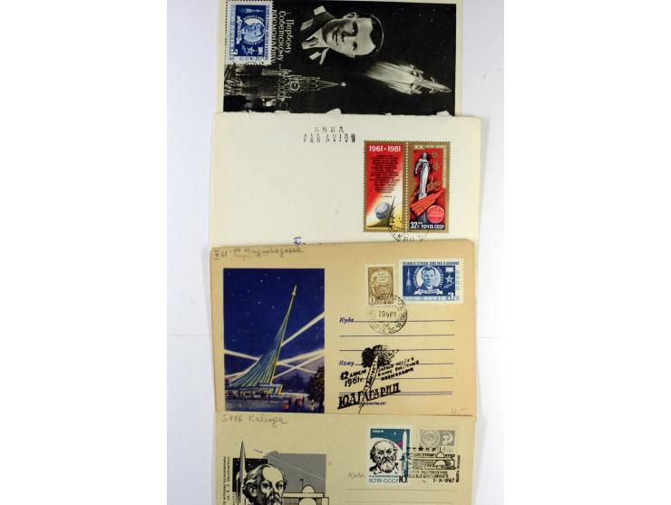 GAGARIN: Interessante Sammlung auf insgesamt über 70 Blättern, dabei verschiedene Marken, Sonderstempel in verschiedenen Farb