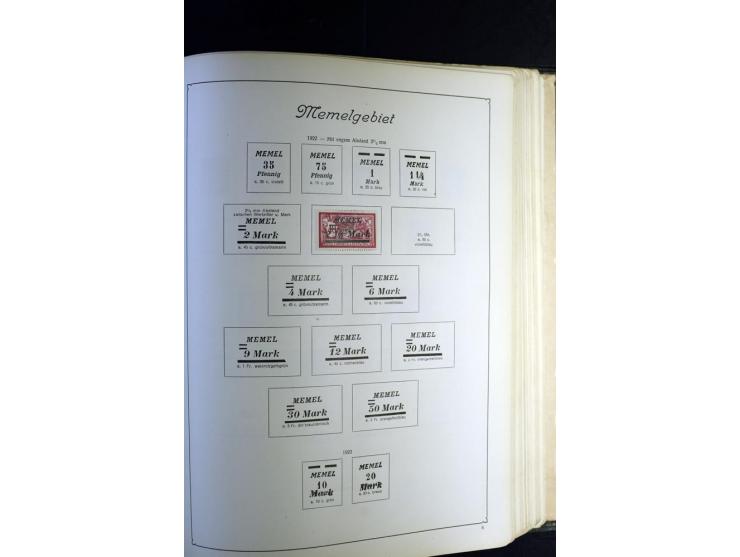 1872/1945, ungebrauchte und gestempelte Sammlung besseren Brustschilden, später u.a. Block 1-3 ungebraucht sowie ein Teil Zus