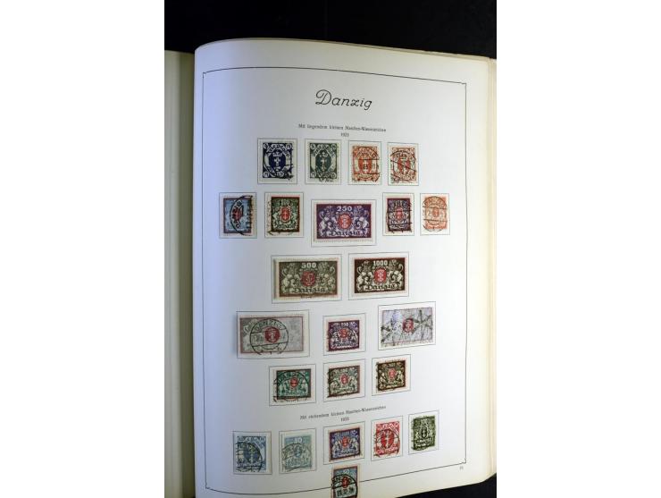 1872/1945, ungebrauchte und gestempelte Sammlung besseren Brustschilden, später u.a. Block 1-3 ungebraucht sowie ein Teil Zus