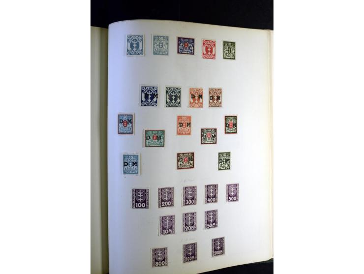 1872/1945, ungebrauchte und gestempelte Sammlung besseren Brustschilden, später u.a. Block 1-3 ungebraucht sowie ein Teil Zus