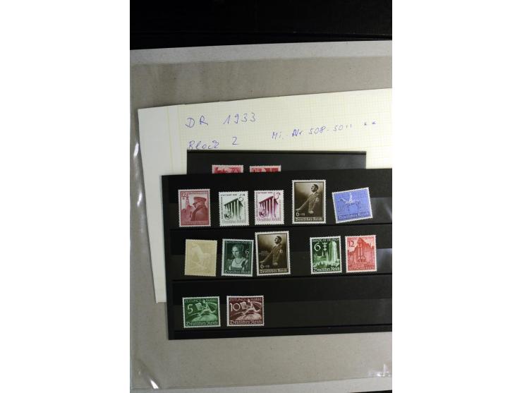 1880/1945, postfrische, ungebrauchte und etwas gestempelte Partie mit guten postfrischen Werten und Sätzen, Bl.2 (Mängel im R
