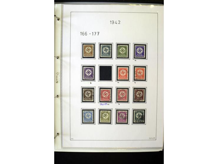1923/45, gestempelte kpl. Sammlung mit u.a. Mi.-Nr. 346y, 356Xx, 357Xx, 393Y, 398X, 399X (Firmenlochung), 452b, Bl.2 (fleckig