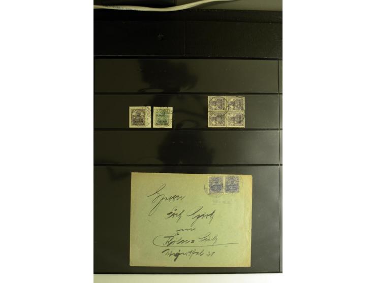 1920, Stempelsammlung auf losen Marken, Briefstücken und 28 Briefen, Karten und Ganzsachen, Postanweisungen und Paketkarte, d