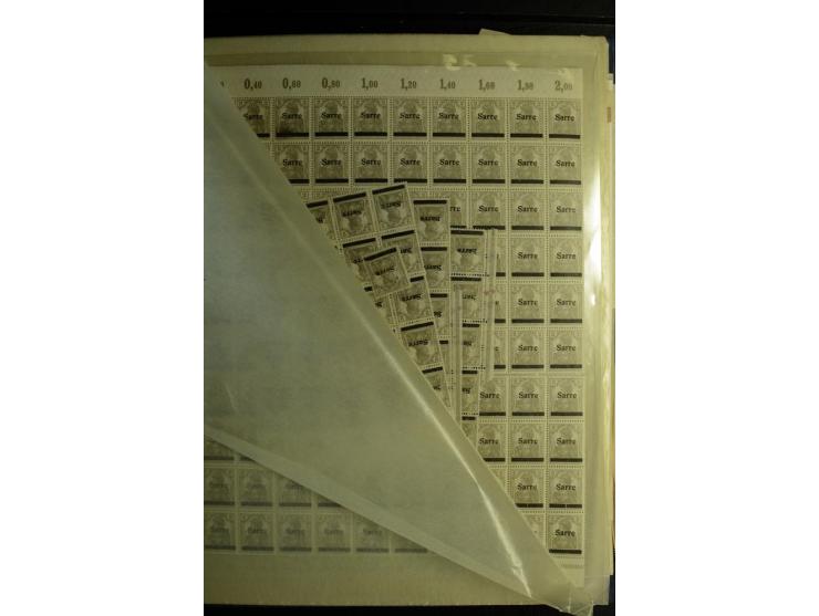 1920, postfrischer Bestand ex Mi.-Nr. 1-15, dabei Bogen, Bogenteile und Einheiten, u.a. Mi.-Nr. 12bII Bogen, Fototattest Brau