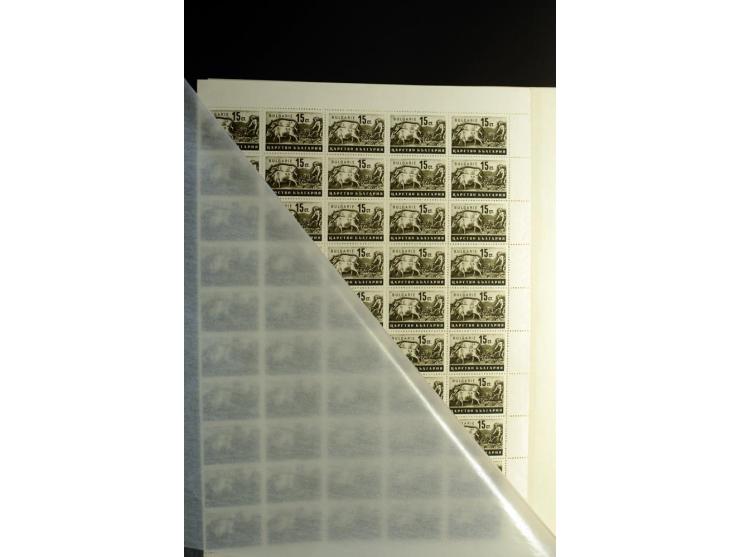 1944, interessante, fast ausschließlich postfrische Partie, dabei Mi.-Nr. 1 FV, 1 F VI, 1 DDII und 2 KW sowie weitere Besonde