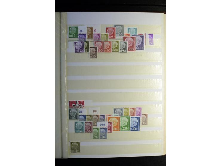 1875/1990, postfrische, ungebrauchte und gestempelte Sammlung, dabei besonders Dt. Reich, Bizone, Bund (mit Posthorn) und Ber