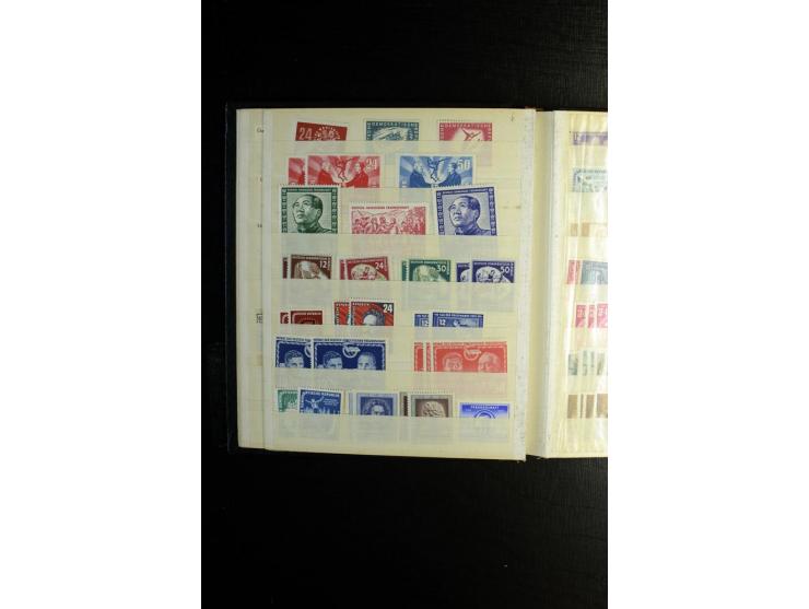 1900/55, postfrischer, ungebrauchter und gestempelter Posten mit vielen guten Werten und Sätzen, dabei u.a. Bund Posthorn pos