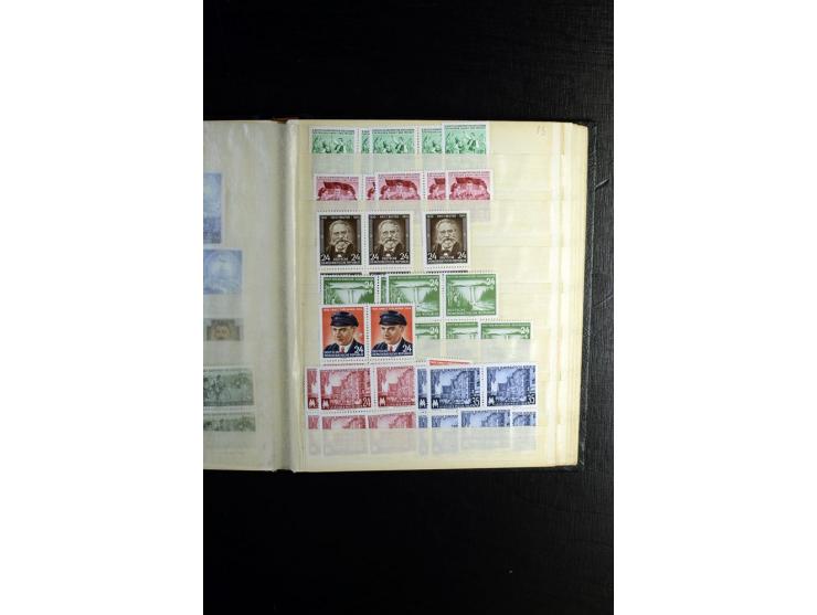 1900/55, postfrischer, ungebrauchter und gestempelter Posten mit vielen guten Werten und Sätzen, dabei u.a. Bund Posthorn pos