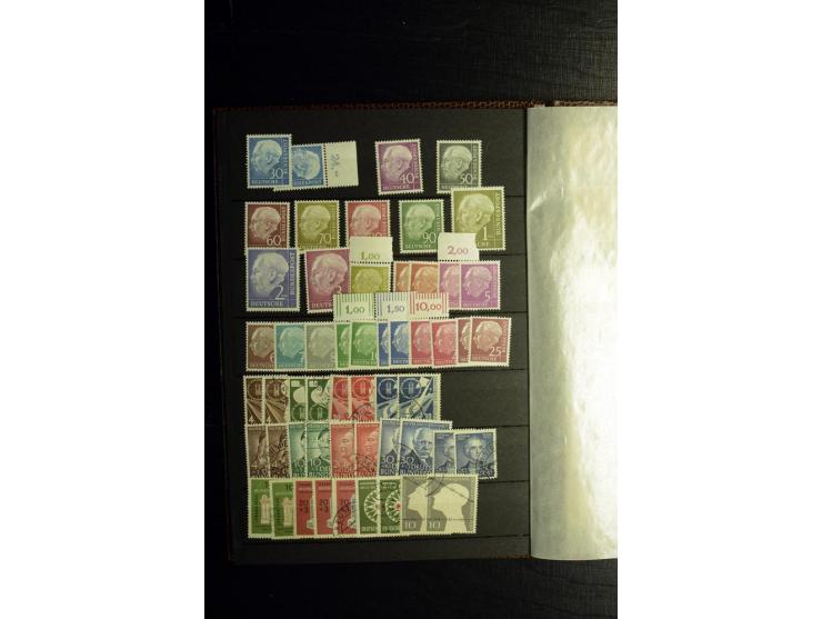 1945/55, vorwiegend postfrische Partie besserer Werte, dabei Französische Zone inkl. 46II augenscheinlich komplett, Bizone 52
