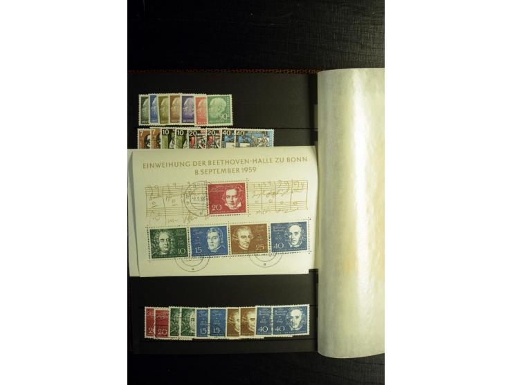 1945/55, vorwiegend postfrische Partie besserer Werte, dabei Französische Zone inkl. 46II augenscheinlich komplett, Bizone 52