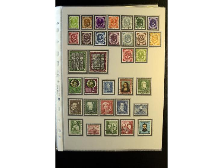 1945/90, gestempelte Sammlung, dabei SBZ mit guten Blockausgaben, DDR mit besseren, Berlin in den Hauptnummern komplett, dabe