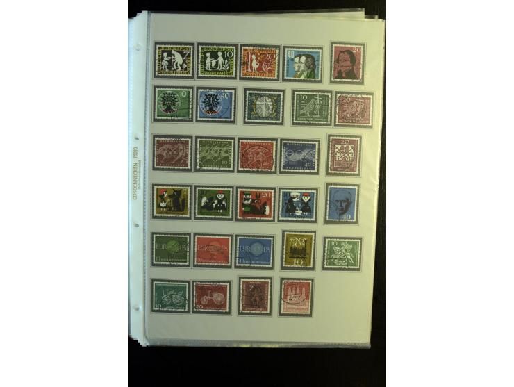 1945/90, gestempelte Sammlung, dabei SBZ mit guten Blockausgaben, DDR mit besseren, Berlin in den Hauptnummern komplett, dabe