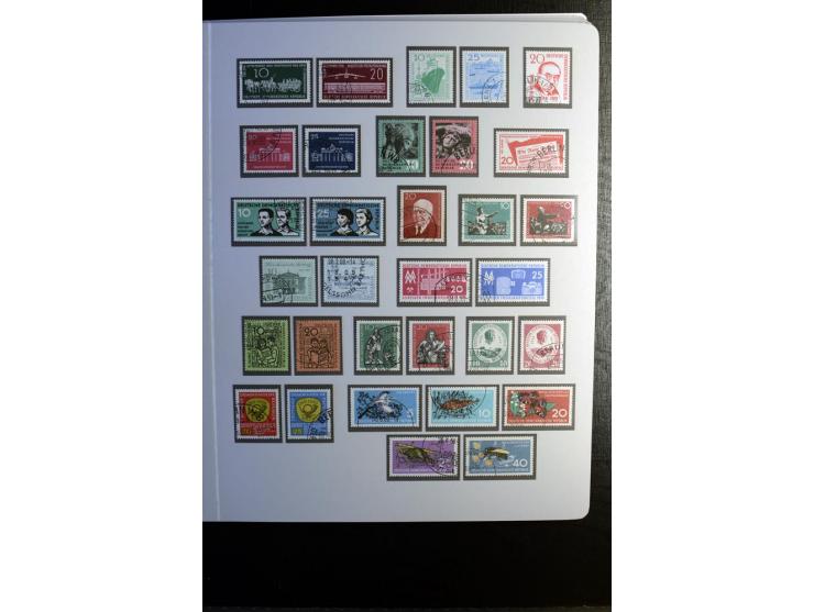 1945/90, gestempelte Sammlung, dabei SBZ mit guten Blockausgaben, DDR mit besseren, Berlin in den Hauptnummern komplett, dabe