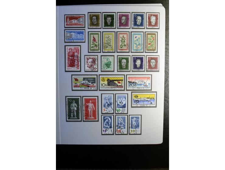 1945/90, gestempelte Sammlung, dabei SBZ mit guten Blockausgaben, DDR mit besseren, Berlin in den Hauptnummern komplett, dabe