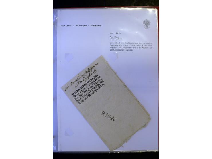 RIGA: 1743/1858, hochinteressante Sammlung von über 80 Briefen, dabei Ganzsachenumschläge, Umlaufbriefe, Forwarded-Briefe, au