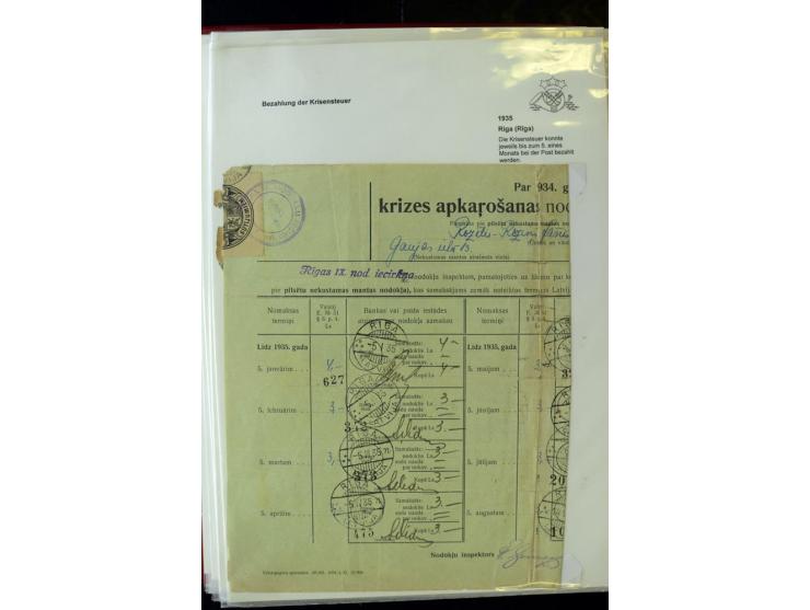 POSTFORMULARE: 1919/40, umfangreiche Sammlung von über 80 Ganzstücken, dabei "Au Bureau des Postes", Umschläge des Postscheck
