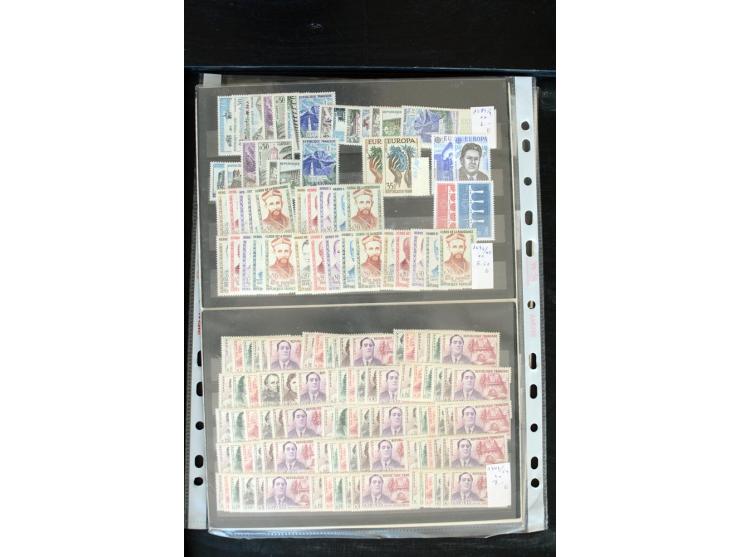 1849/2005, postfrischer, ungebrauchter und gestempelter Bestand mit u.a. Mi.-Nr. 220-21, 239, 248 (H-Blatt), 305-11, 321 (2),
