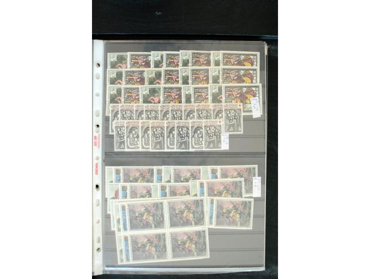 1849/2005, postfrischer, ungebrauchter und gestempelter Bestand mit u.a. Mi.-Nr. 220-21, 239, 248 (H-Blatt), 305-11, 321 (2),