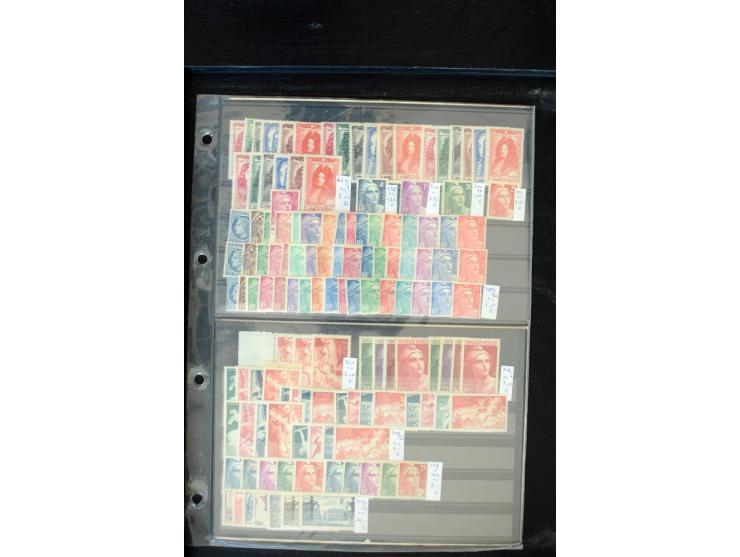 1849/2005, postfrischer, ungebrauchter und gestempelter Bestand mit u.a. Mi.-Nr. 220-21, 239, 248 (H-Blatt), 305-11, 321 (2),