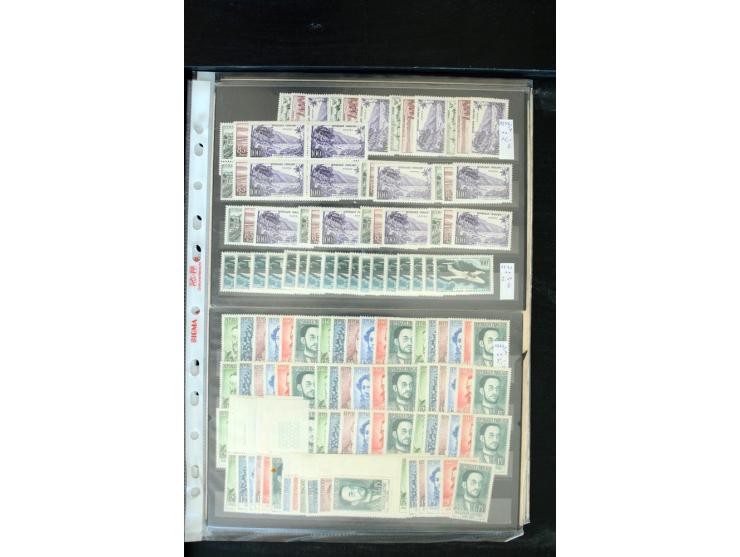 1849/2005, postfrischer, ungebrauchter und gestempelter Bestand mit u.a. Mi.-Nr. 220-21, 239, 248 (H-Blatt), 305-11, 321 (2),