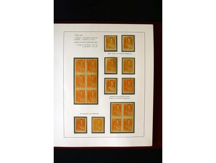 1919/23, 2bändige, ausstellungsmäßig aufgezogene Spezialsammlung, dabei die Markenausgaben sehr reichhaltig ungebraucht und g