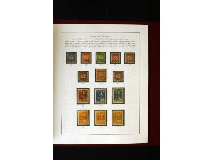 1919/23, 2bändige, ausstellungsmäßig aufgezogene Spezialsammlung, dabei die Markenausgaben sehr reichhaltig ungebraucht und g