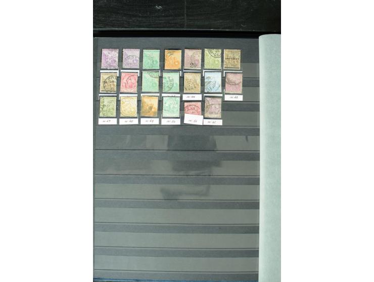 1853/98, gestempelte Sammlung mit über 90 Kap-Dreiecken, außerdem einige Ganzsachen, Erhaltung von fehlerhaft bis einwandfrei