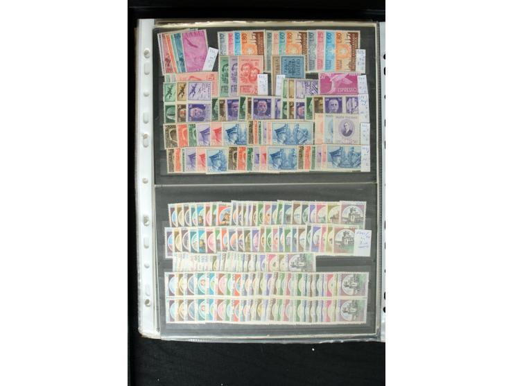 1861/2002, postfrischer, ungebrauchter und gestempelter Bestand mit vielen guten Werten und Sätzen, Stempel ohne Obligo; groß